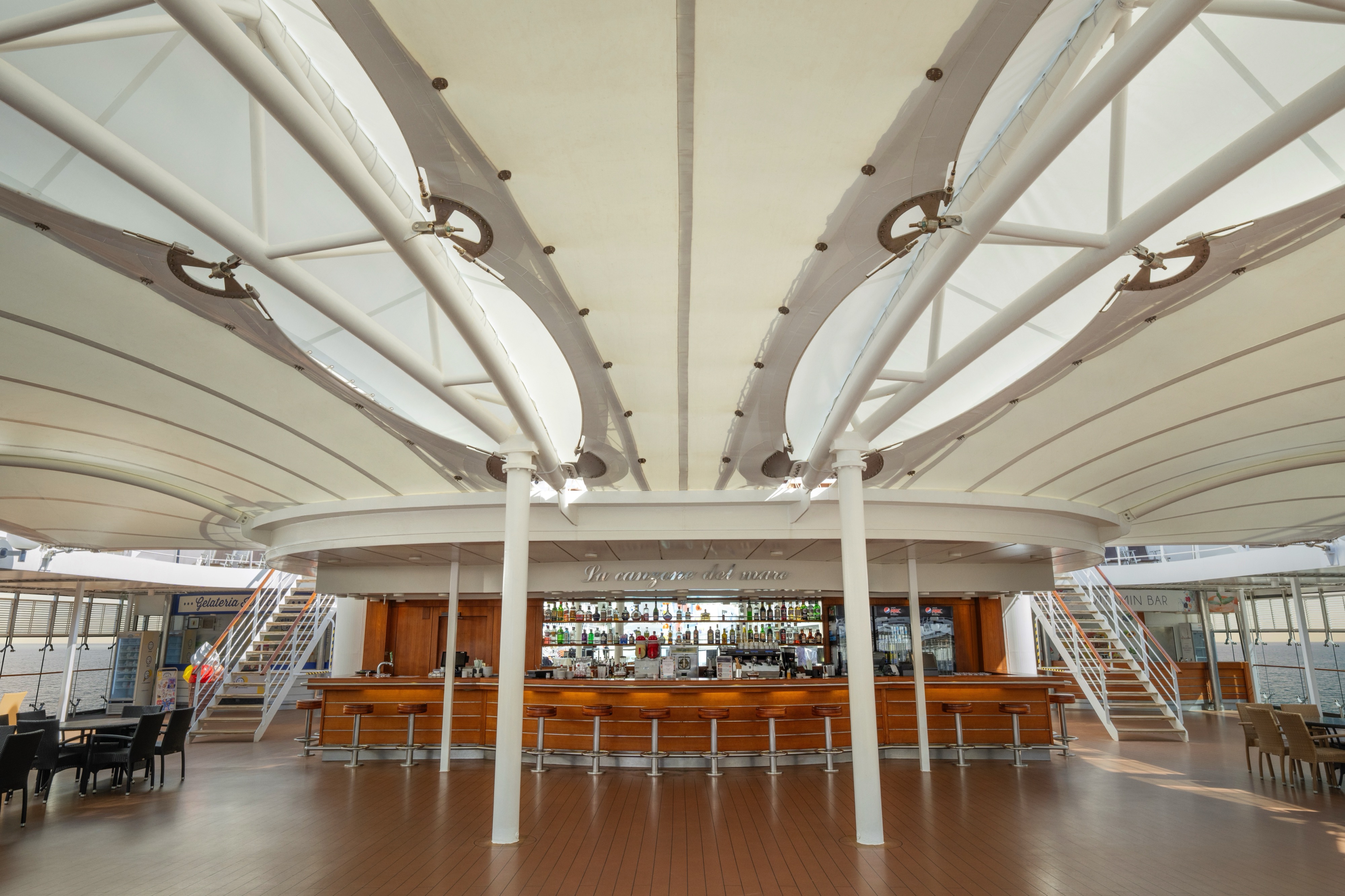 MSC Lirica - La Canzone del Mare Bar